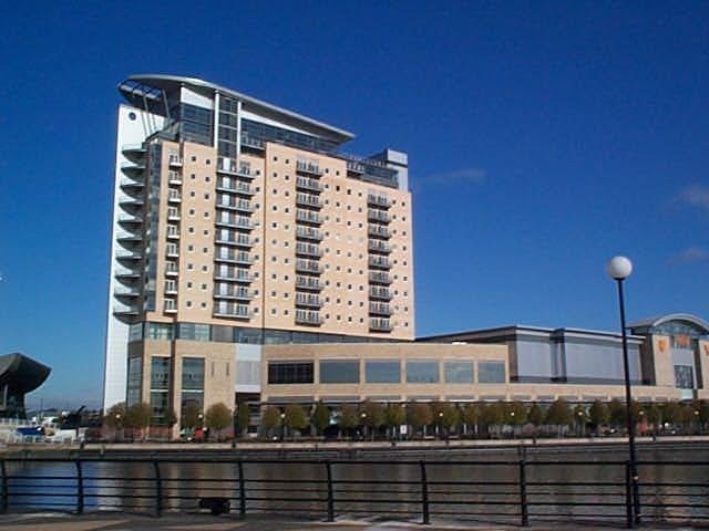  Image of 2 bedroom Flat to rent in The Quays Salford M50 at Salford Quays Manchester Salford, M50 3AY
