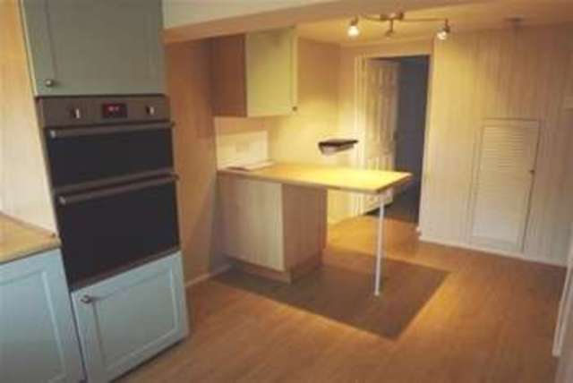  Image of 3 bedroom Detached house to rent in Sparrows Herne Bushey WD23 at Bushey, WD23 1FY