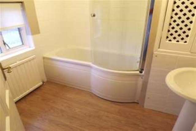  Image of 3 bedroom Detached house to rent in Sparrows Herne Bushey WD23 at Bushey, WD23 1FY
