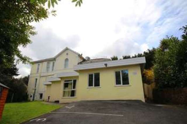  Image of 1 bedroom Ground Flat to rent in Chelston Road Torquay TQ2 at Torquay Devon Torquay, TQ2 6PU
