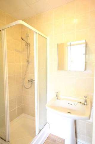  Image of 1 bedroom Ground Flat to rent in Chelston Road Torquay TQ2 at Torquay Devon Torquay, TQ2 6PU