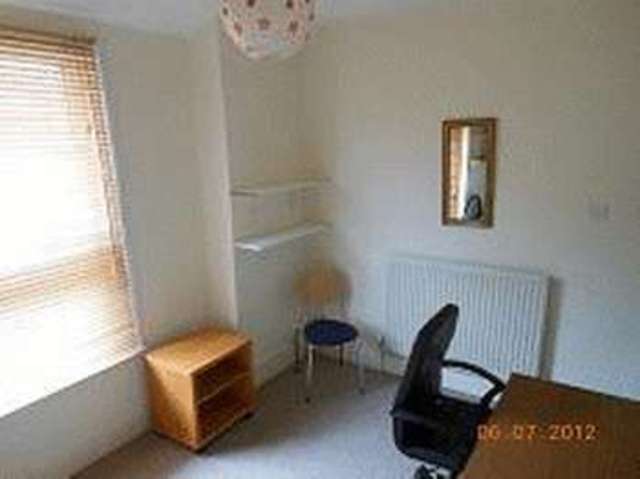  Image of 5 bedroom Terraced house to rent in St. Albans Road Westbury Park Bristol BS6 at St Albans Road Redland Bristol, BS6 7SH