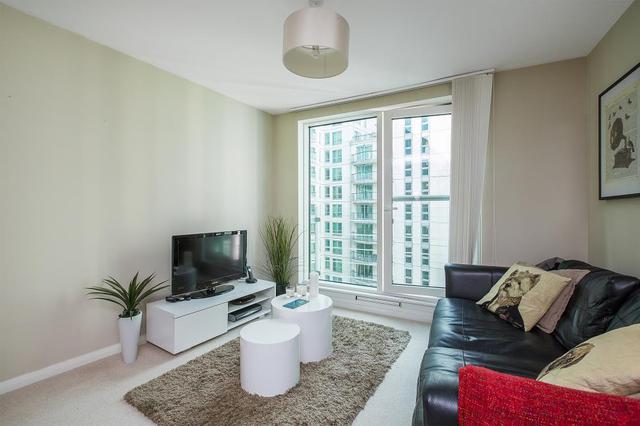  Image of 1 bedroom Property to rent in St. George Wharf London SW8 at St George Wharf  London, SW8 2FG