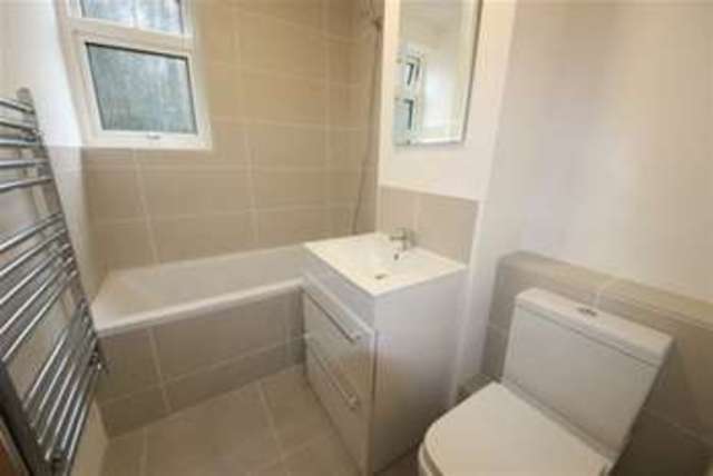  Image of 2 bedroom Flat to rent in St. Margarets London Road Guildford GU1 at Guildford, GU1 1TL