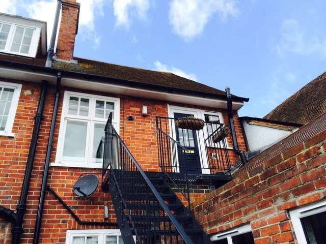  Image of 1 bedroom Apartment to rent in St. Marys Street Wallingford OX10 at St. Marys Street  Wallingford, OX10 0EW