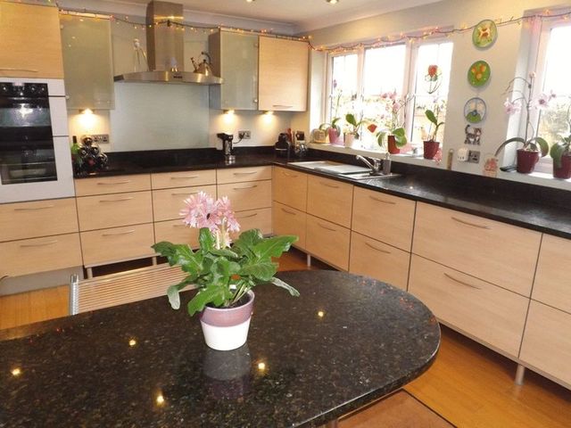 Image of 3 bedroom Detached house for sale in Standen Way Swindon SN25 at Standen Way St.Andrews Ridge Swindon, SN25 4YF