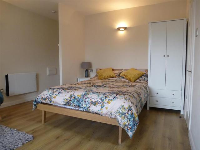  Image of 1 bedroom Studio flat to rent in Staple Gardens Winchester SO23 at Staple Gardens  WINCHESTER, SO23 8SP