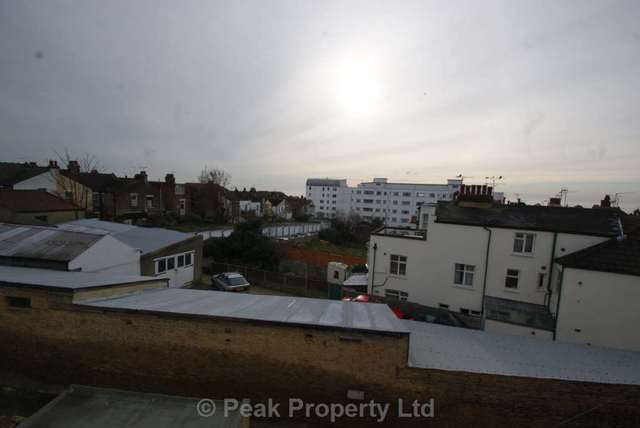  Image of 1 bedroom Studio flat to rent in Station Road Westcliff-on-Sea SS0 at Station Road  Westcliff On Sea, SS0 7SB