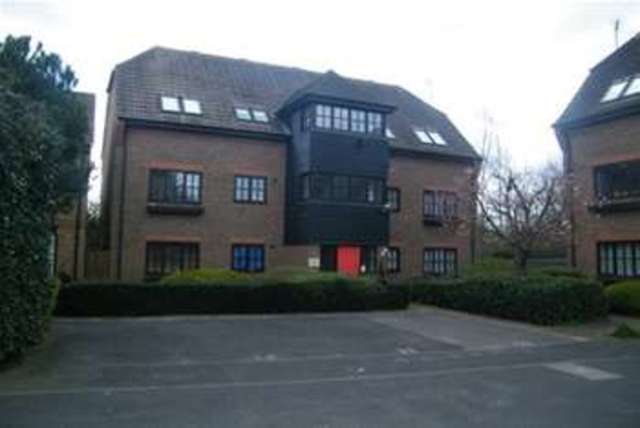  Image of 1 bedroom Flat to rent in Box Close Laindon Basildon SS15 at Basildon, SS15 4AG