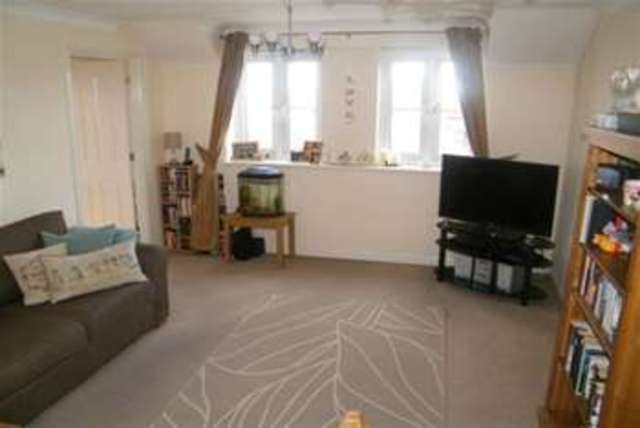  Image of 2 bedroom Detached house to rent in Walnut Close Laindon Basildon SS15 at Basildon, SS15 4DT