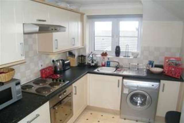  Image of 2 bedroom Detached house to rent in Walnut Close Laindon Basildon SS15 at Basildon, SS15 4DT