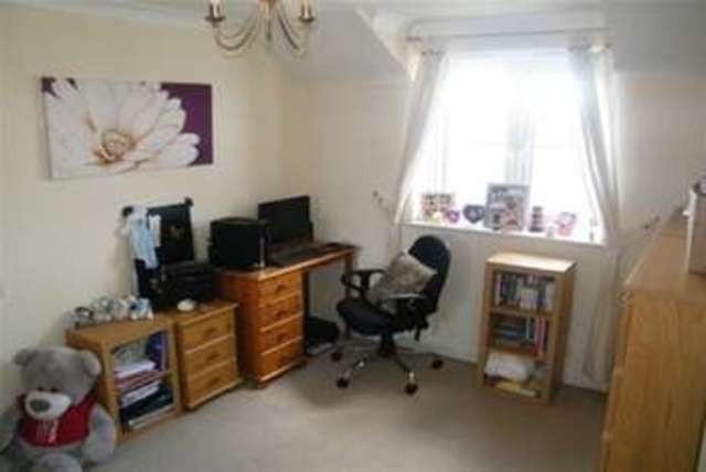  Image of 2 bedroom Detached house to rent in Walnut Close Laindon Basildon SS15 at Basildon, SS15 4DT