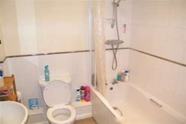  Image of 2 bedroom Detached house to rent in Walnut Close Laindon Basildon SS15 at Basildon, SS15 4DT