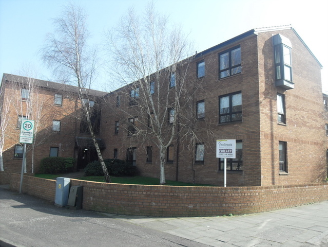  Image of 2 bedroom Flat to rent in Stonefield Park Paisley PA2 at Paisley Renfrewshire Renfrewshire, PA2 7RT