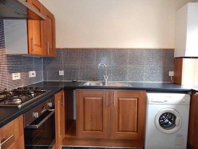  Image of 2 bedroom Flat to rent in Stonefield Park Paisley PA2 at Paisley Renfrewshire Renfrewshire, PA2 7RT