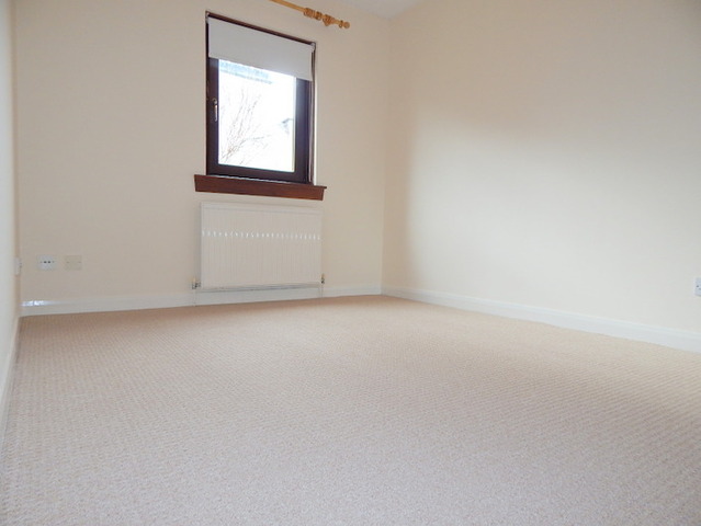  Image of 2 bedroom Flat to rent in Stonefield Park Paisley PA2 at Paisley Renfrewshire Renfrewshire, PA2 7RT