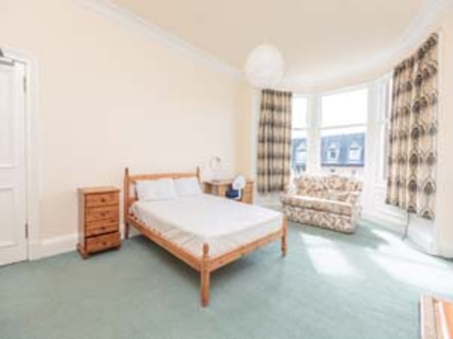  Image of 4 bedroom Flat to rent in Strathearn Road Edinburgh EH9 at Marchmont Edinburgh Edinburgh, EH9 2AB