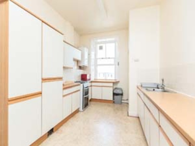  Image of 4 bedroom Flat to rent in Strathearn Road Edinburgh EH9 at Marchmont Edinburgh Edinburgh, EH9 2AB