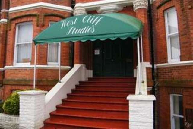  Image of Studio flat to rent in Durley Gardens Westbourne Bournemouth BH2 at Bournemouth, BH2 5HT
