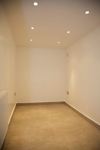  Image of 2 bedroom Ground Flat for sale in Aldrington Road London SW16 at Aldrington Road  Streatham, SW16 1TH