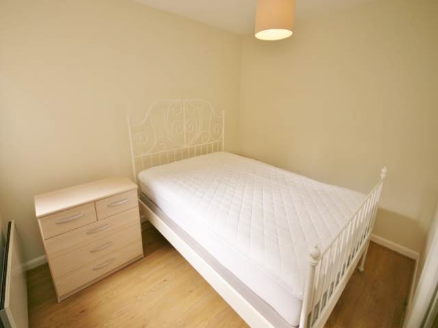  Image of 1 bedroom Flat to rent in Summerside Place Edinburgh EH6 at Trinity Edinburgh Edinburgh, EH6 4NY