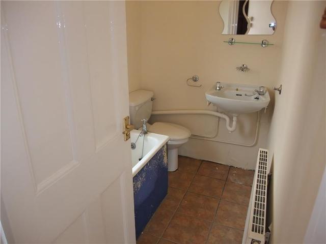  Image of 2 bedroom Flat to rent in Sunnybraes Terrace Steelend Dunfermline KY12 at Dunfermline Fife Fife, KY12 9NE