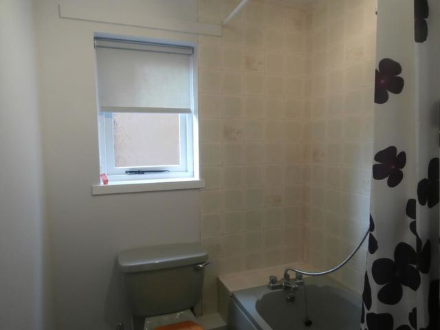  Image of 2 bedroom Flat to rent in Swaledale East Kilbride Glasgow G74 at East Kilbride South Lanarkshire South Lanarkshire, G74 4QP