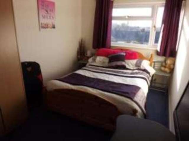  Image of 3 bedroom End of Terrace for sale in Fairlawn Road Tadley RG26 at Tadley Hampshire Tadley, RG26 3SJ