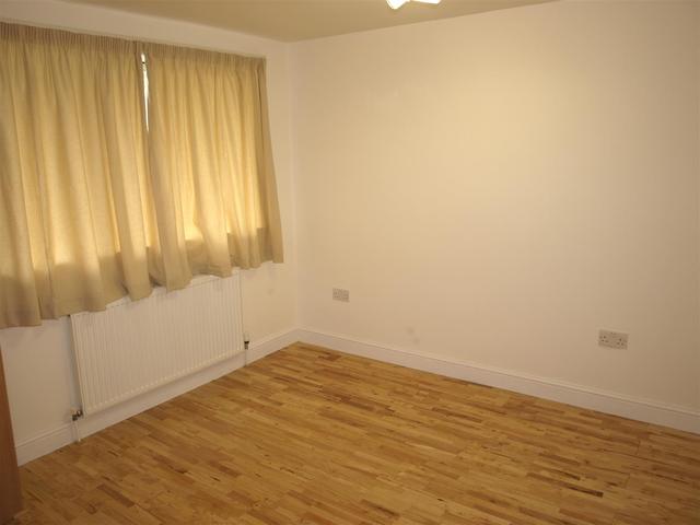  Image of 2 bedroom Property to rent in Tarling Road London N2 at East Finchley, N2 8LB
