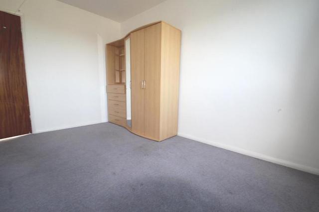  Image of 2 bedroom Flat to rent in Peterhouse Parade Crawley RH10 at Peterhouse Parade Pound Hill Crawley, RH10 3BA