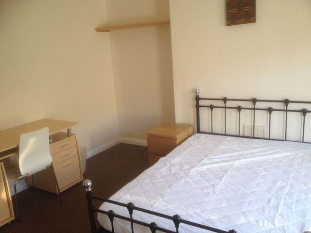  Image of 3 bedroom Flat to rent in Tavistock Road Jesmond Newcastle upon Tyne NE2 at Tavistock Road Array Jesmond, NE2 3JA