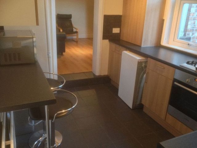  Image of 3 bedroom Flat to rent in Tavistock Road Jesmond Newcastle upon Tyne NE2 at Tavistock Road Array Jesmond, NE2 3JA