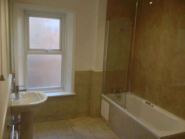  Image of 3 bedroom Flat to rent in Tavistock Road Jesmond Newcastle upon Tyne NE2 at Tavistock Road Array Jesmond, NE2 3JA