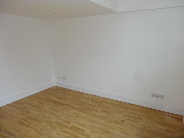  Image of 2 bedroom Penthouse to rent in Templeton Court Glasgow G40 at Glasgow Green Glasgow Glasgow, G40 1EF
