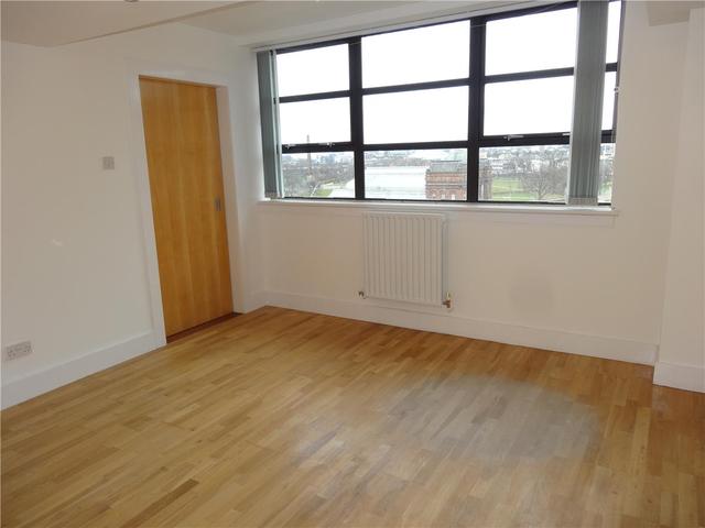  Image of 2 bedroom Penthouse to rent in Templeton Court Glasgow G40 at Glasgow Green Glasgow Glasgow, G40 1EF