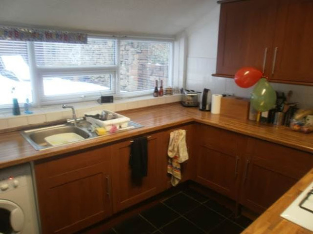  Image of 5 bedroom Terraced house to rent in Tewkesbury Street Cathays Cardiff CF24 at Tewkesbury Street  Cardiff, CF24 4QR