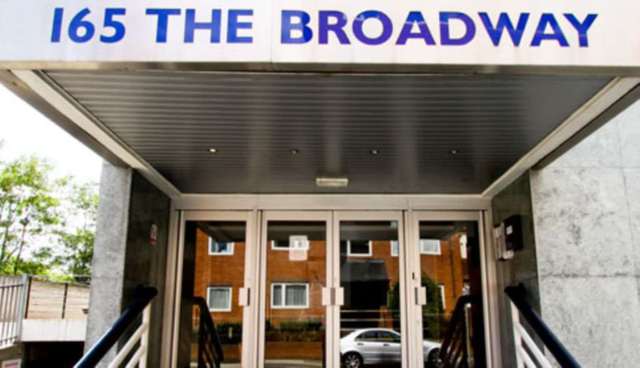  Image of Detached house to rent in The Broadway London SW19 at Wimbledon SW19 London, SW19 1NE