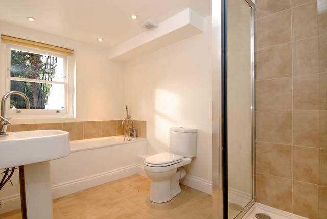  Image of 1 bedroom Flat to rent in The Chase London SW4 at The Chase  London, SW4 0NP