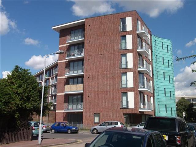  Image of 2 bedroom Apartment to rent in Evelyn Street London SE8 at Deptford, SE8 5BU