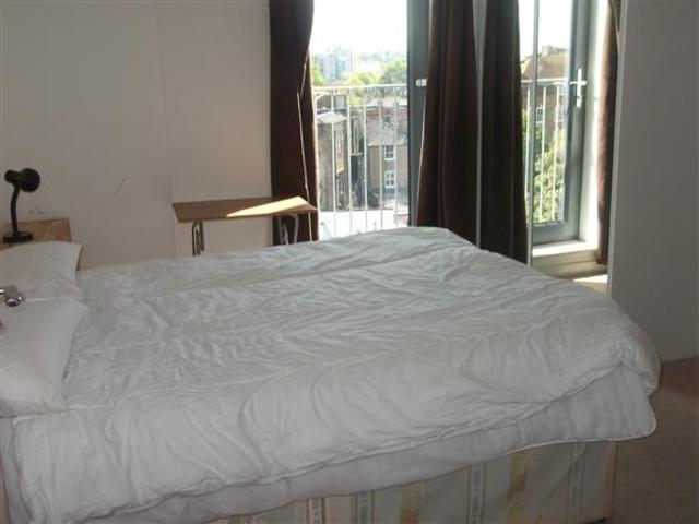  Image of 2 bedroom Apartment to rent in Evelyn Street London SE8 at Deptford, SE8 5BU