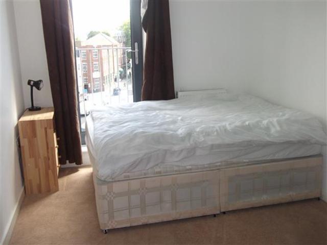  Image of 2 bedroom Apartment to rent in Evelyn Street London SE8 at Deptford, SE8 5BU