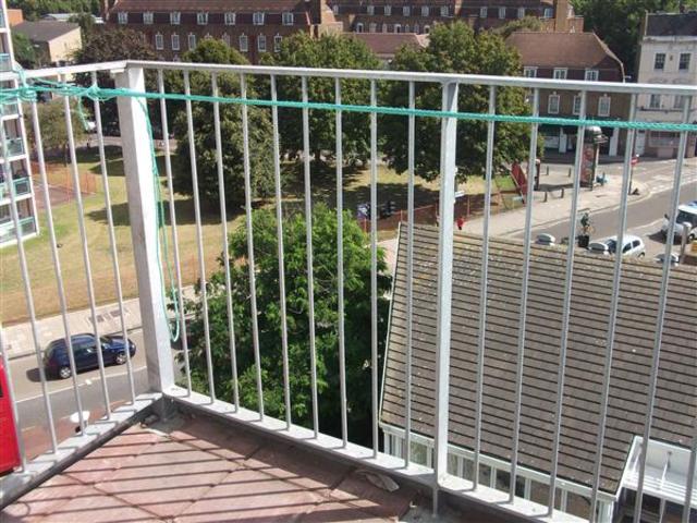  Image of 2 bedroom Apartment to rent in Evelyn Street London SE8 at Deptford, SE8 5BU