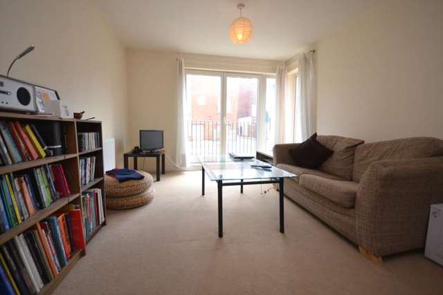  Image of 1 bedroom Flat to rent in Caversham Road Reading RG1 at The Hub, Caversham Road  Reading, RG1 7AY