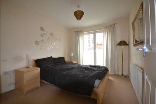  Image of 1 bedroom Flat to rent in Caversham Road Reading RG1 at The Hub, Caversham Road  Reading, RG1 7AY