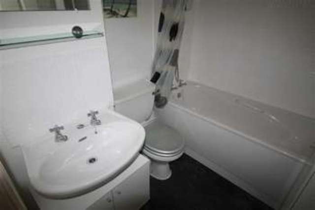  Image of 1 bedroom Property to rent in Red Lumb Rochdale OL12 at The Meadows Rochdale Rochdale, OL12 7TX