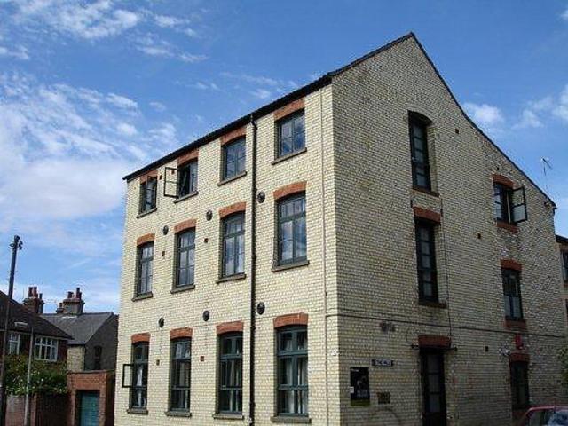  Image of 2 bedroom Ground Flat to rent in Rathmore Road Cambridge CB1 at Rathmore Road, CB1 7AB