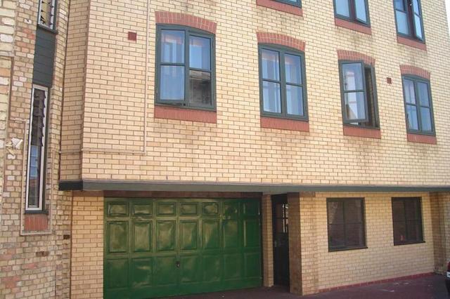  Image of 2 bedroom Ground Flat to rent in Rathmore Road Cambridge CB1 at Rathmore Road, CB1 7AB