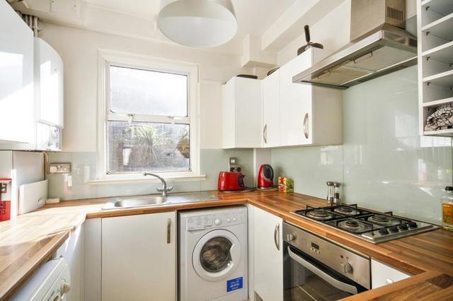 Image of 2 bedroom Ground Flat for sale in The Polygon London SW4 at The Polygon  London, SW4 0JG