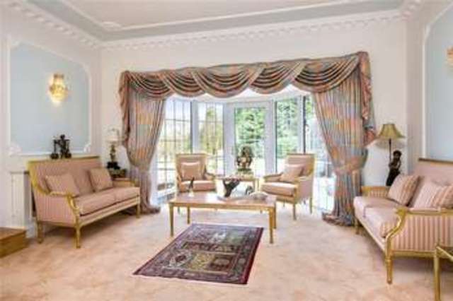  Image of 7 bedroom Detached house for sale in The Ridges Finchampstead Wokingham RG40 at Finchampstead Wokingham Finchampstead, RG40 3SS
