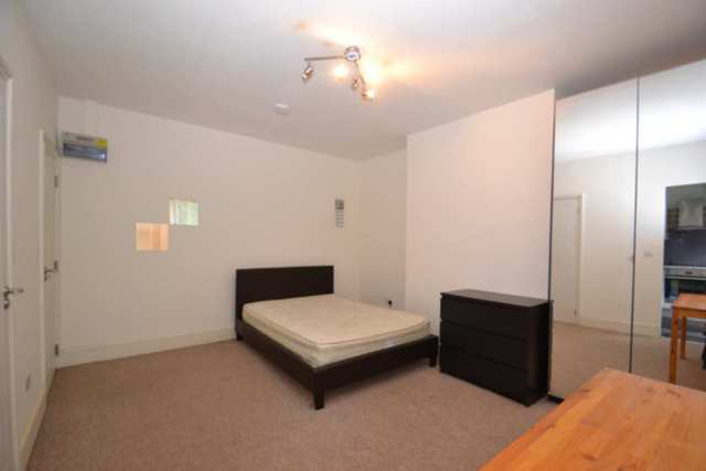  Image of Studio flat to rent in The Vale London W3 at The Vale  London, W3 7RR